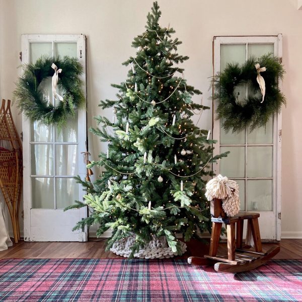 Fraser Hill Farm 7.5-ft Woodside Pine Artificial Christmas Tree - Image 2