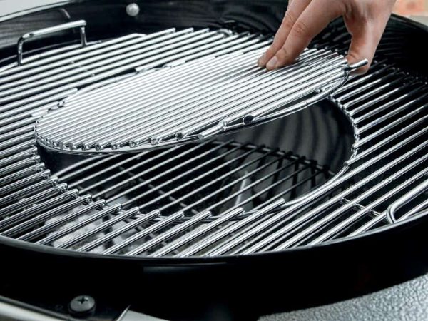 Performer Premium: Grill, Side Table   More for Perfect BBQs (22-Inch) - Image 9