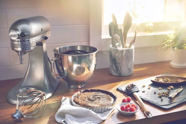 Artisan Series 5 Quart Tilt Head Stand Mixer with Pouring Shield KSM150PS, Contour Silver - Image 2