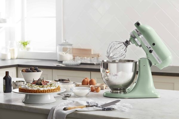 Artisan Series 5 Quart Tilt Head Stand Mixer with Pouring Shield KSM150PS, Pistachio - Image 3