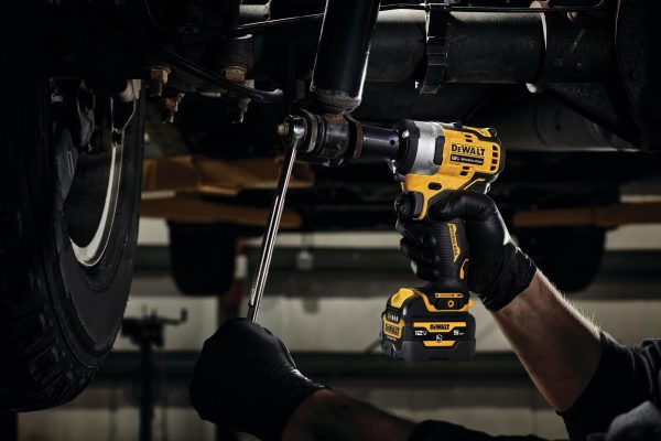 DCF901B XTREME 12-volt Max Variable Speed Brushless 1/2-in Drive Cordless Impact Wrench (Tool Only) - Image 3
