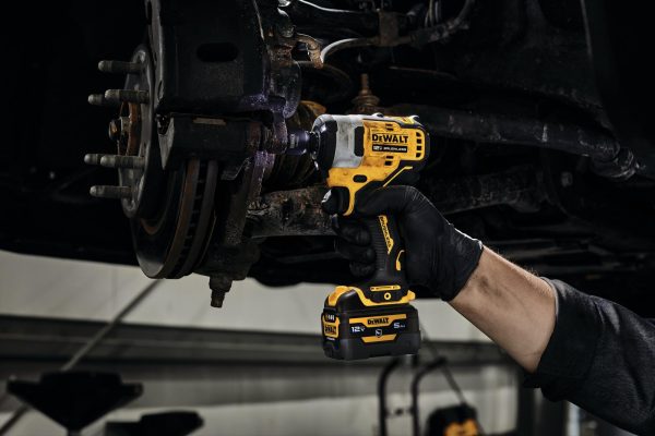 DCF901B XTREME 12-volt Max Variable Speed Brushless 1/2-in Drive Cordless Impact Wrench (Tool Only) - Image 4