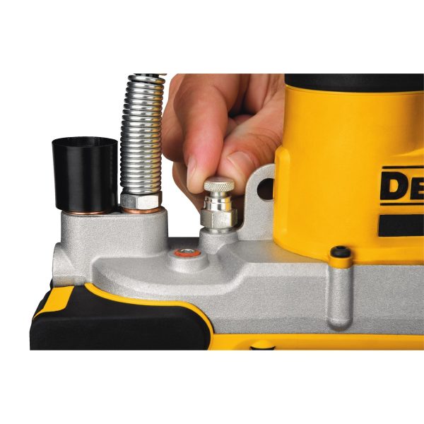 DCGG571B 20-volt Max Air Grease Gun - Image 2