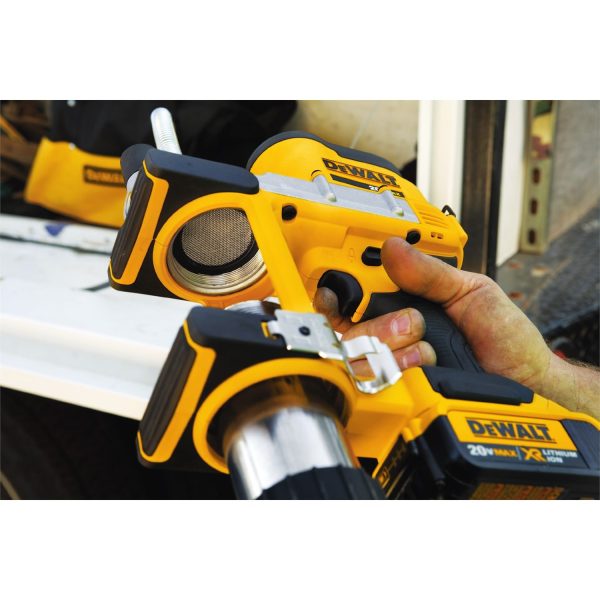 DCGG571B 20-volt Max Air Grease Gun - Image 3