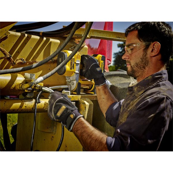 DCGG571B 20-volt Max Air Grease Gun - Image 6