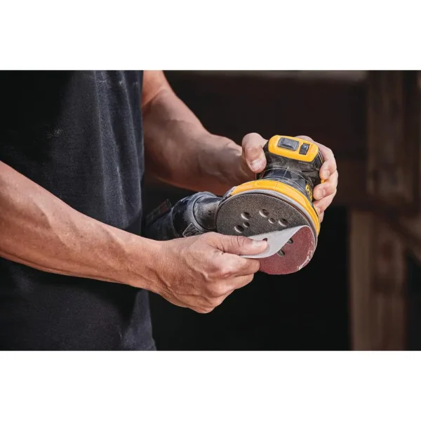 DCW210P1 20-Volt MAX XR Cordless Brushless 5 in. Random Orbital Sander with (1) 20-Volt Battery 5.0Ah   Charger - Image 14