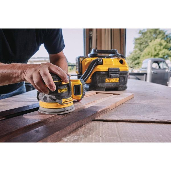 DCW210P1 20-Volt MAX XR Cordless Brushless 5 in. Random Orbital Sander with (1) 20-Volt Battery 5.0Ah   Charger - Image 8