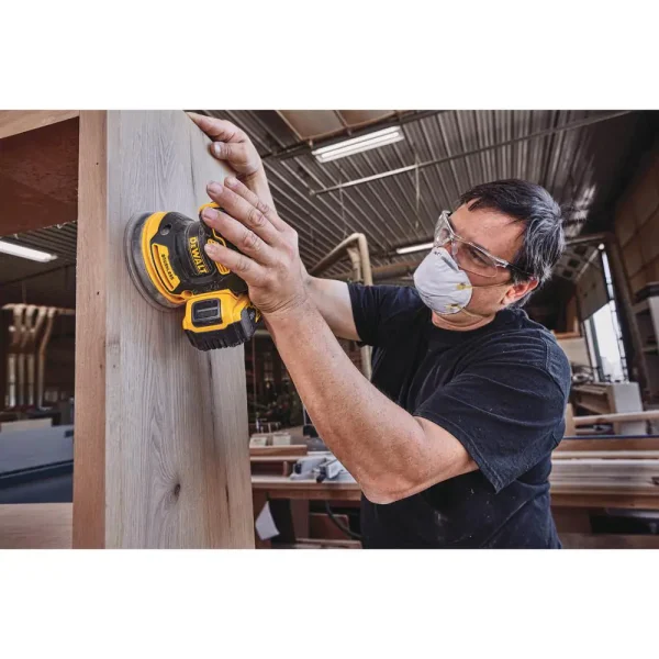 DCW210P1 20-Volt MAX XR Cordless Brushless 5 in. Random Orbital Sander with (1) 20-Volt Battery 5.0Ah   Charger - Image 9