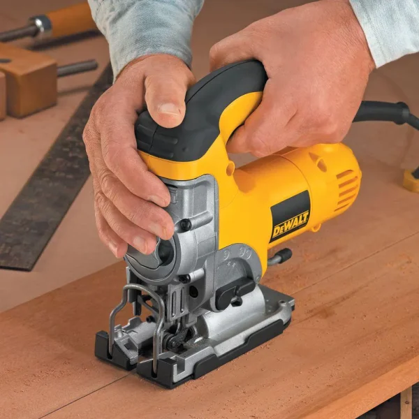 DW331K 6.5 Amp Corded Jig Saw Kit with Kit Box - Image 11