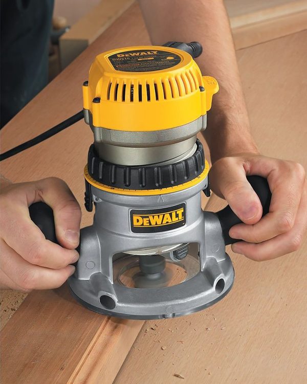 DW618PKB 1/4-in and 1/2-in-Amp 2.25-HP Variable Speed Combo Fixed/Plunge Corded Router Soft Case (Tool Only) - Image 9
