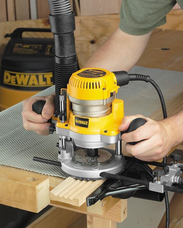 DW618PKB 1/4-in and 1/2-in-Amp 2.25-HP Variable Speed Combo Fixed/Plunge Corded Router Soft Case (Tool Only) - Image 10