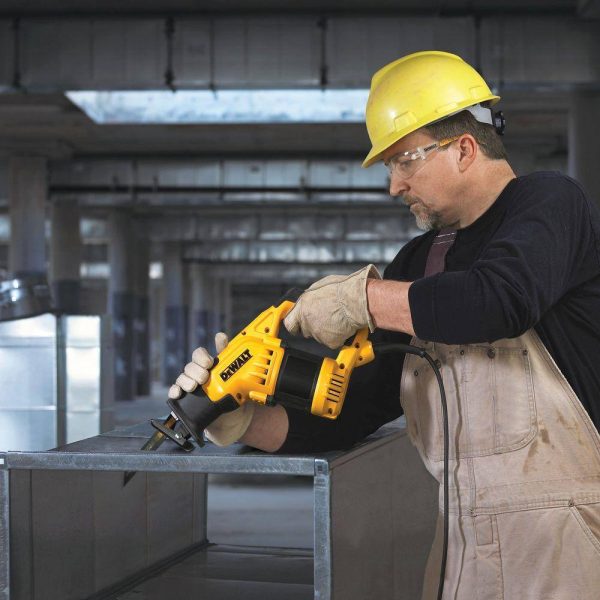 DWE357 12 Amp Compact Corded Reciprocating Saw - Image 5