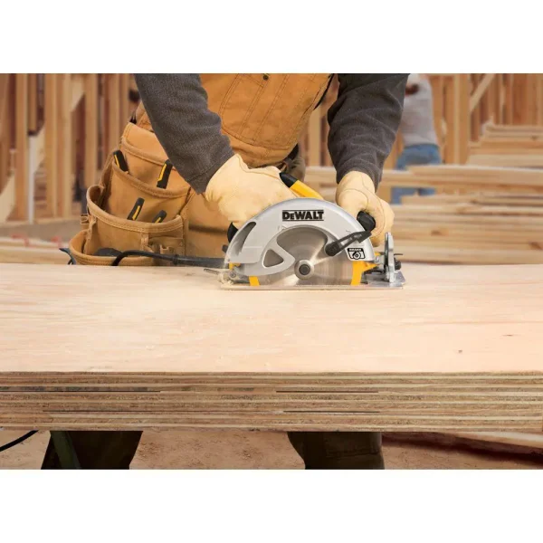 DWE575SB 15 Amp 7-1/4 in. Lightweight Circular Saw with Electric Brake - Image 11