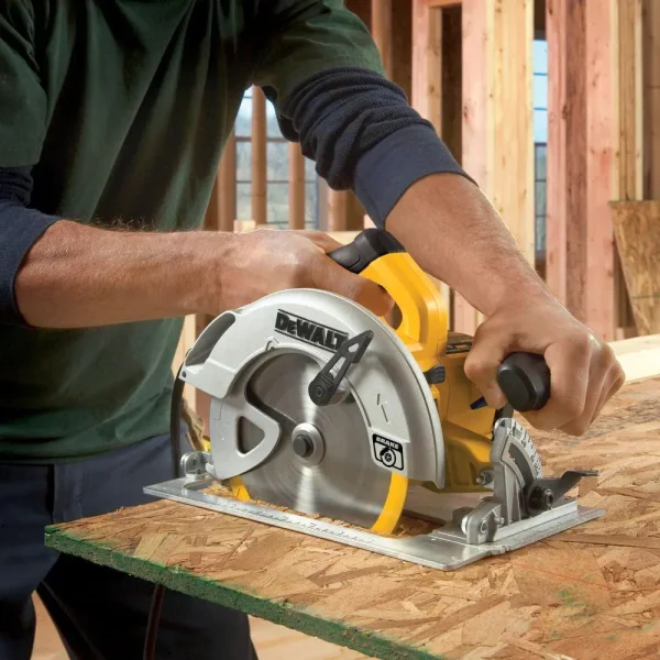 DWE575SB 15 Amp 7-1/4 in. Lightweight Circular Saw with Electric Brake - Image 12